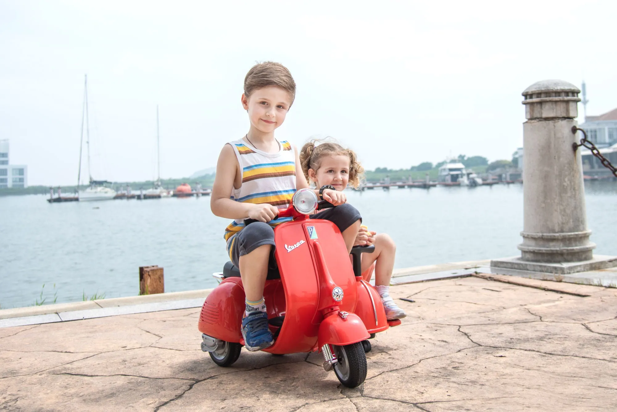 6V LICENSED Vespa Scooter Motorcycle with Side Car for kids, Red