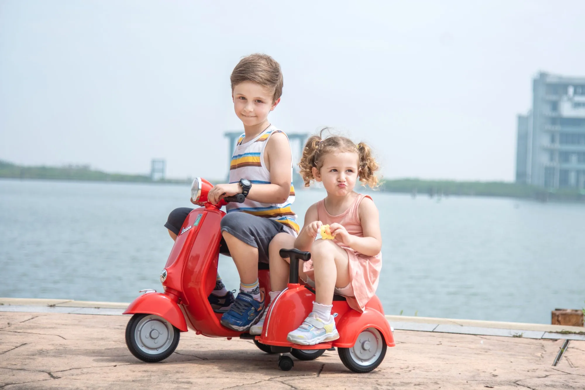 6V LICENSED Vespa Scooter Motorcycle with Side Car for kids, Red