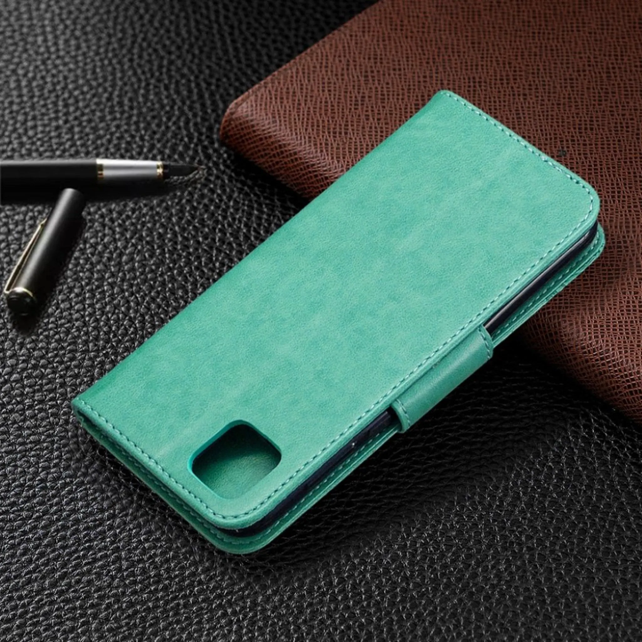 Butterfly Huawei Y5p / Honor 9S flip case - Green