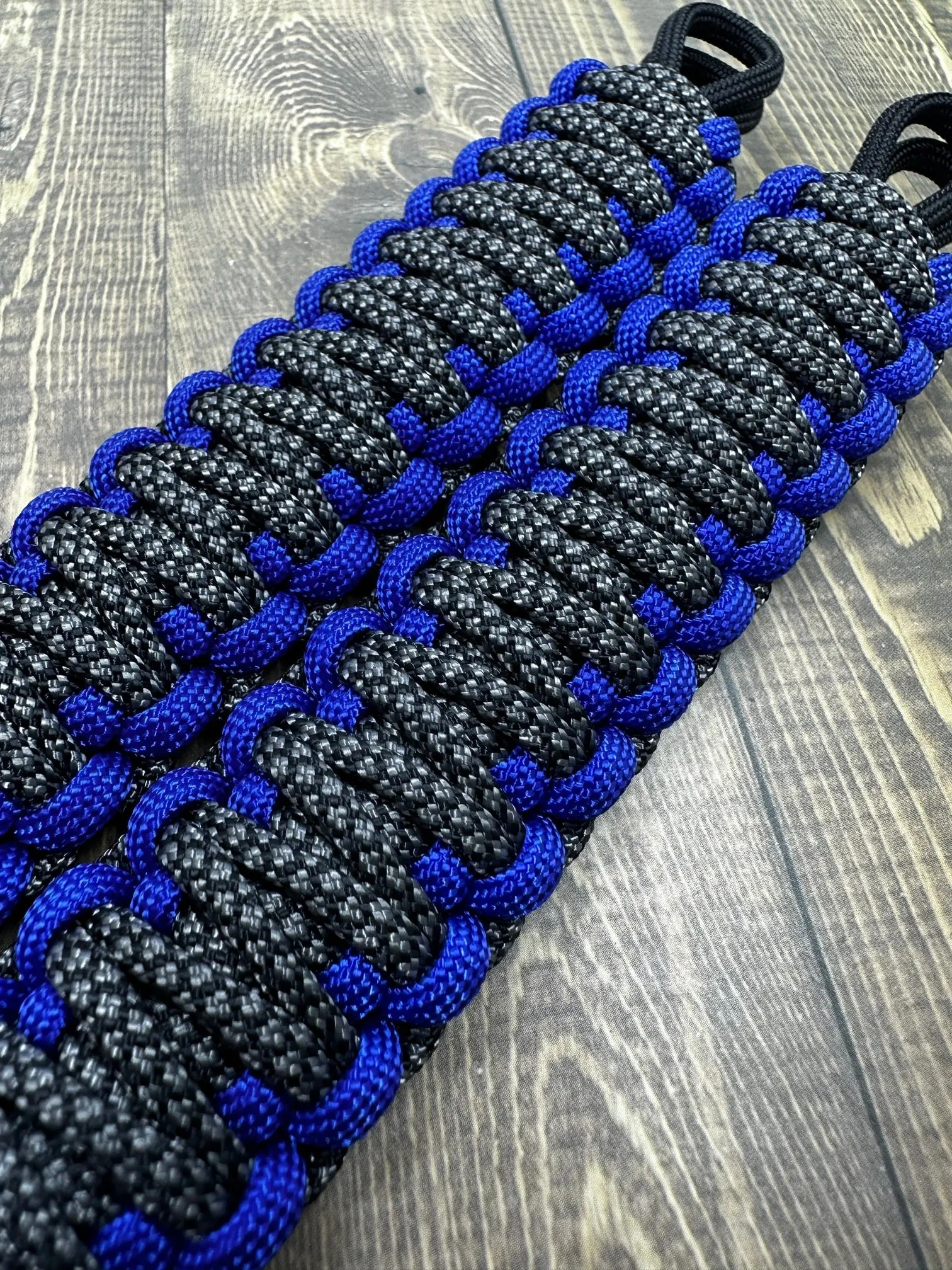 Krawlergrips Charcoal Grey Diamonds Electric Blue Paracord Grab Handle