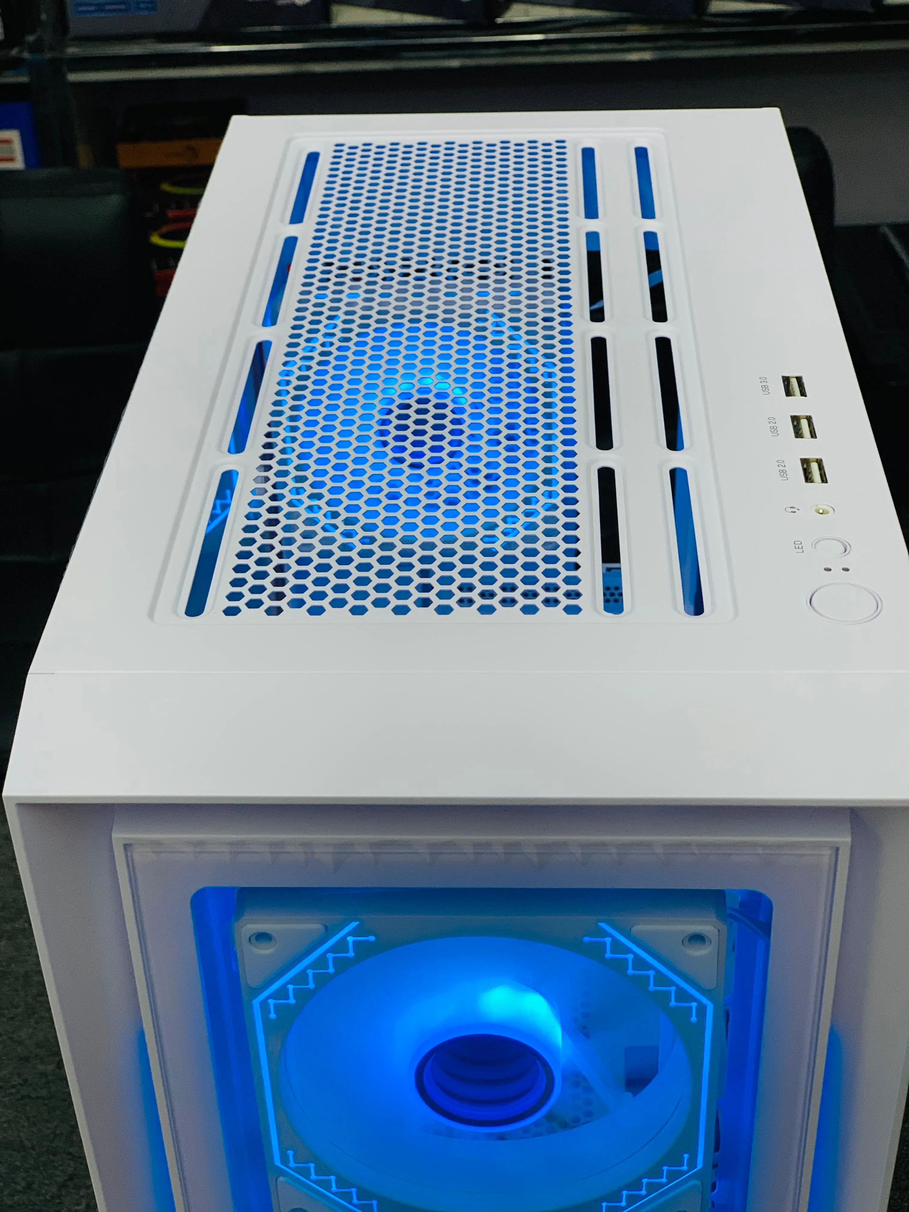 Sonic Casing Gaming C05 White 4 RGB Fans