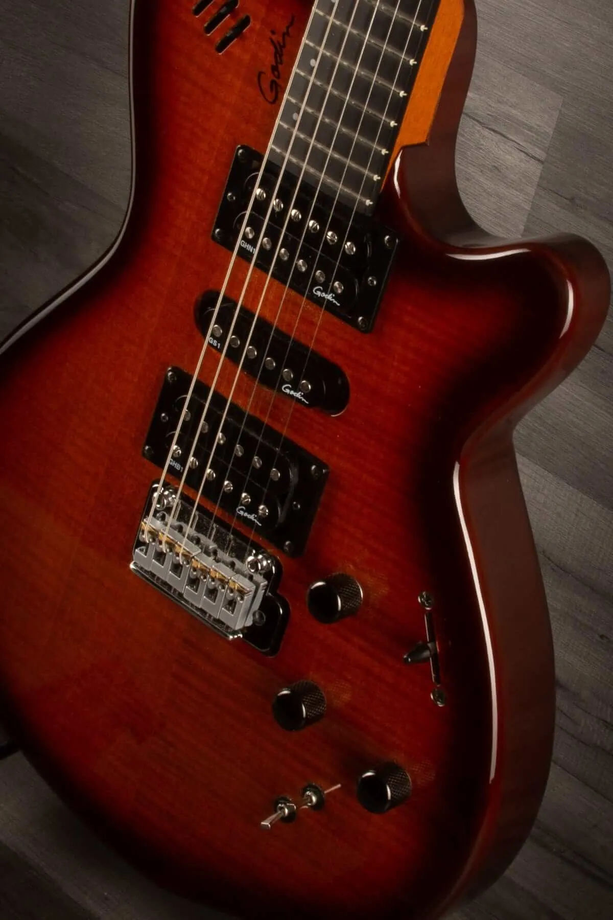 USED - Godin xtSA Light Burst Flame