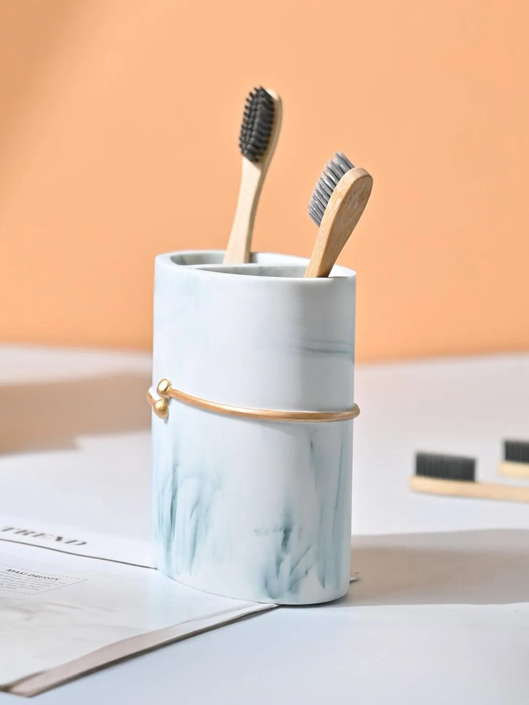 VON CASA White & Green Toothbrush Holder - 350Ml